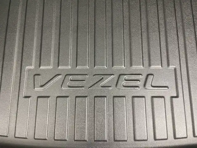 ホンダ ヴェゼル ハイブリッド Z ホンダセンシング 群馬県 2019(令1)年 5.5万km プラチナホワイトパール 純正８型ナビ　バックカメラ　アダプティブクルーズコントロール　レーンキープアシスト　衝突被害軽減ブレーキ　シートヒーター　ＬＥＤヘッドライト　ドライブレコーダー　ＥＴＣ　純正アルミホイール　禁煙車
