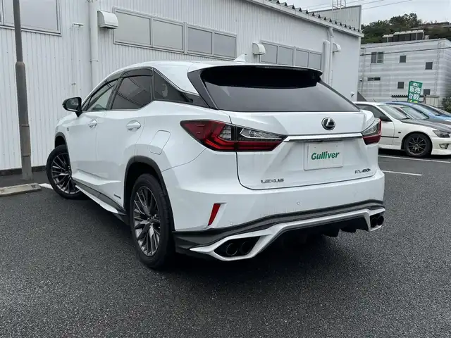 レクサス ＲＸ 450h Fスポーツ 静岡県 2018(平30)年 5.5万km ホワイトノーヴァガラスフレーク Fスポーツ/車検令話9年10月3日/純正SDナビ/・フルセグTV・Bluetooth/・CD・DVD・AUX/・FM/AMラジオ/バックカメラ/ETC/レクサスセーフティーシステム/・プリクラッシュセーフティシステム（PCS）/・レーンキーピングアシスト（LKA）/・アダブティブハイビームシステム/・オートマチックハイビーム/・レーダークルーズコントロール/革シート/シートヒーター/エアーシート/前席パワーシート/パワーバックドア/ドライブレコーダー（ユピテル）/ドアバイザー/フロアマット/オートリトラクタブルミラー/TRDマフラー/スマートキー/プッシュスタート/取説・保証書