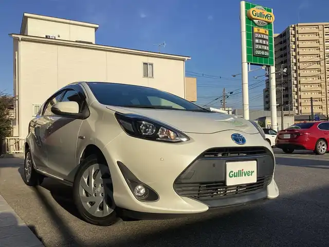 トヨタ アクア S 愛知県 2018(平30)年 0.4万km ホワイトパールクリスタルシャイン 純正SDナビ　/バックカメラ　/ステアリングスイッチ　/ドライブレコーダー　/スマートキー　/LEDヘッド　/PCS /LDA /AHB /Bluetoothオーディオ　/オートライト　