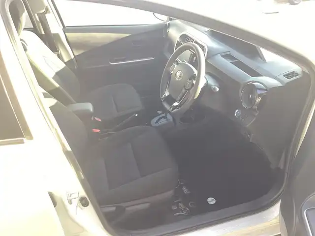 トヨタ アクア S 愛知県 2018(平30)年 0.4万km ホワイトパールクリスタルシャイン 純正SDナビ　/バックカメラ　/ステアリングスイッチ　/ドライブレコーダー　/スマートキー　/LEDヘッド　/PCS /LDA /AHB /Bluetoothオーディオ　/オートライト　