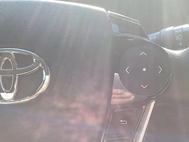 トヨタ アクア S 愛知県 2018(平30)年 0.4万km ホワイトパールクリスタルシャイン 純正SDナビ　/バックカメラ　/ステアリングスイッチ　/ドライブレコーダー　/スマートキー　/LEDヘッド　/PCS /LDA /AHB /Bluetoothオーディオ　/オートライト　