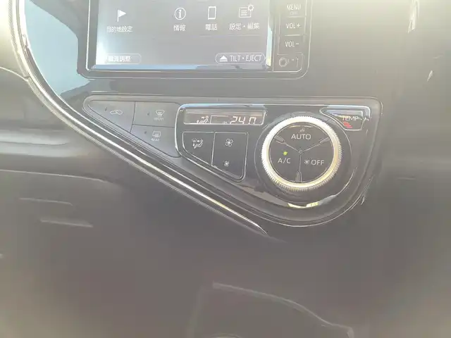 トヨタ アクア S 愛知県 2018(平30)年 0.4万km ホワイトパールクリスタルシャイン 純正SDナビ　/バックカメラ　/ステアリングスイッチ　/ドライブレコーダー　/スマートキー　/LEDヘッド　/PCS /LDA /AHB /Bluetoothオーディオ　/オートライト　