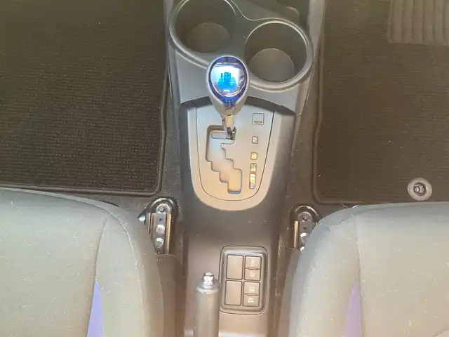 トヨタ アクア S 愛知県 2018(平30)年 0.4万km ホワイトパールクリスタルシャイン 純正SDナビ　/バックカメラ　/ステアリングスイッチ　/ドライブレコーダー　/スマートキー　/LEDヘッド　/PCS /LDA /AHB /Bluetoothオーディオ　/オートライト　