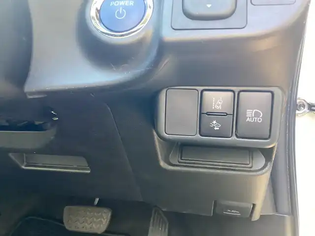 トヨタ アクア S 愛知県 2018(平30)年 0.4万km ホワイトパールクリスタルシャイン 純正SDナビ　/バックカメラ　/ステアリングスイッチ　/ドライブレコーダー　/スマートキー　/LEDヘッド　/PCS /LDA /AHB /Bluetoothオーディオ　/オートライト　