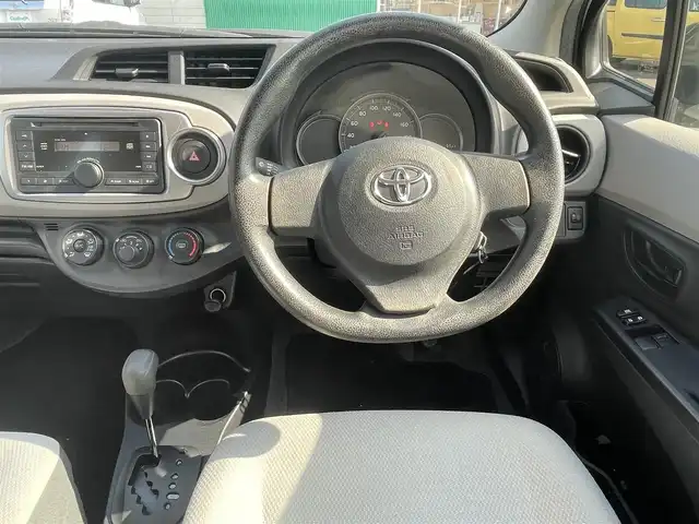 トヨタ ヴィッツ F Mパッケージ 島根県 2014(平26)年 3.8万km シルバーM 純正CDオーディオ/ETC/純正フロアマット