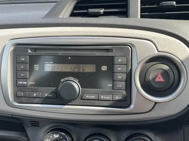 トヨタ ヴィッツ F Mパッケージ 島根県 2014(平26)年 3.8万km シルバーM 純正CDオーディオ/ETC/純正フロアマット