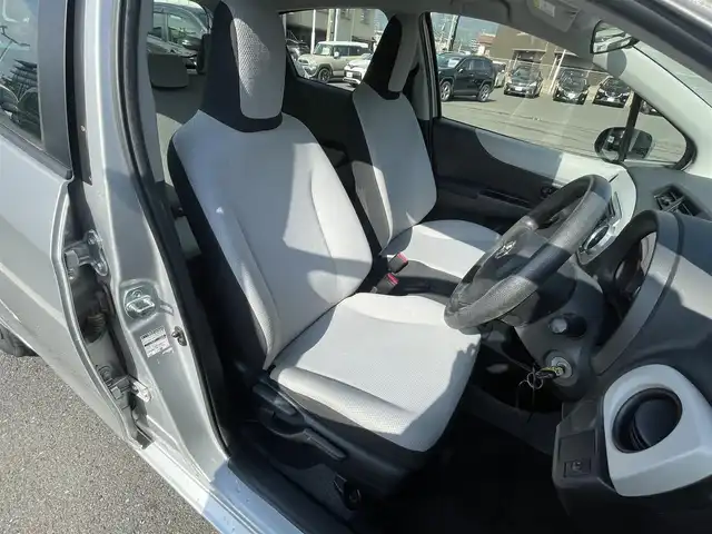 トヨタ ヴィッツ F Mパッケージ 島根県 2014(平26)年 3.8万km シルバーM 純正CDオーディオ/ETC/純正フロアマット