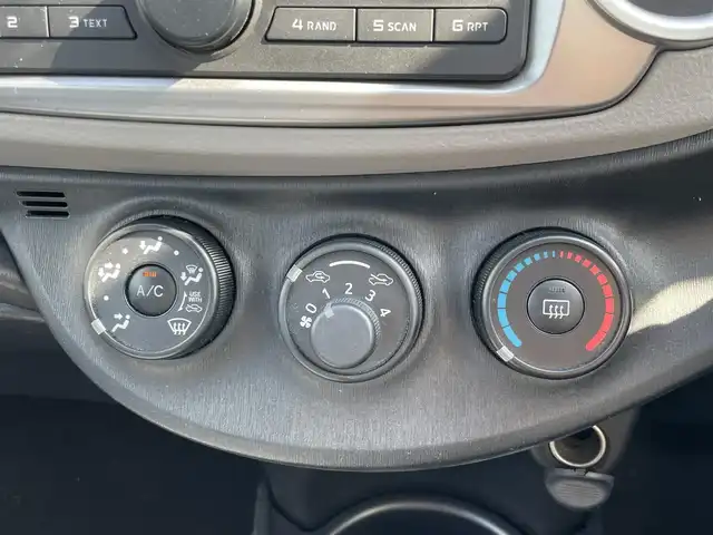 トヨタ ヴィッツ F Mパッケージ 島根県 2014(平26)年 3.8万km シルバーM 純正CDオーディオ/ETC/純正フロアマット