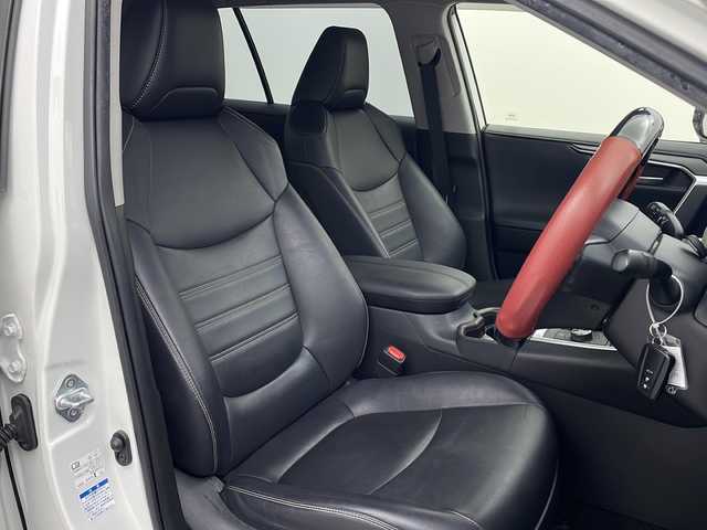 トヨタ ＲＡＶ４ ハイブリッドG 大阪府 2019(令1)年 6.1万km ホワイトパールクリスタルシャイン 純正9インチナビ/・フルセグTV/・BT AUDIO/バックカメラ/ビルドインETC/レザーシート/シートヒーター/デジタルインナーミラー/BSM/パワーバックドア/置くだけ充電/ドライブレコーダー