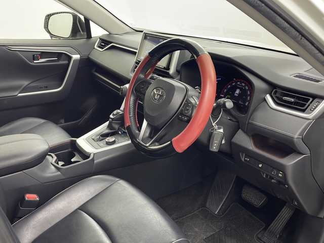 トヨタ ＲＡＶ４ ハイブリッドG 大阪府 2019(令1)年 6.1万km ホワイトパールクリスタルシャイン 純正9インチナビ/・フルセグTV/・BT AUDIO/バックカメラ/ビルドインETC/レザーシート/シートヒーター/デジタルインナーミラー/BSM/パワーバックドア/置くだけ充電/ドライブレコーダー