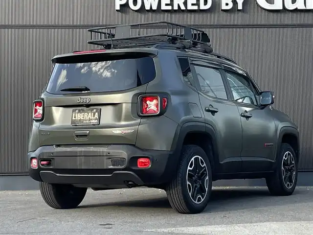 クライスラー・ジープ ジープ レネゲード マットグリーン 長野県 2018(平30)年 6万km Ｄグリーン 100台限定車/　4WD/　BSM/　クルコン/　LKA/　純正ナビ(AM/FMBT/TV/USB/AUX)/　バックカメラ/　純正17インチAW/　ルーフキャリア/　フォグランプ/　オートライト/　ドラレコ/　ルーフレール/　ETC/　プッシュスタート