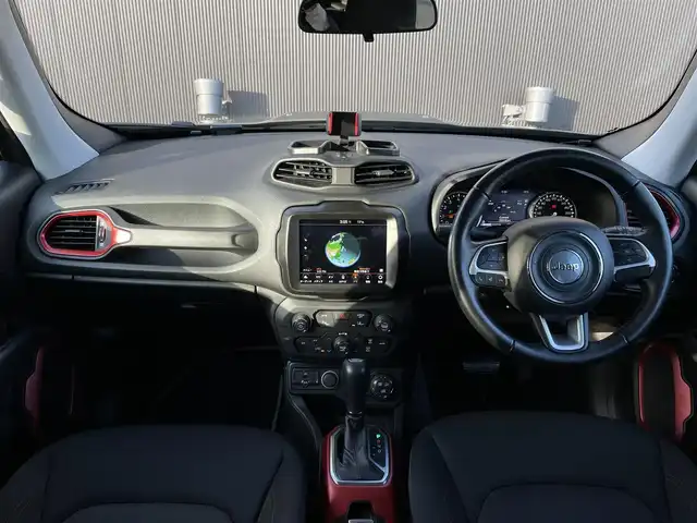 クライスラー・ジープ ジープ レネゲード マットグリーン 長野県 2018(平30)年 6万km Ｄグリーン 100台限定車/　4WD/　BSM/　クルコン/　LKA/　純正ナビ(AM/FMBT/TV/USB/AUX)/　バックカメラ/　純正17インチAW/　ルーフキャリア/　フォグランプ/　オートライト/　ドラレコ/　ルーフレール/　ETC/　プッシュスタート