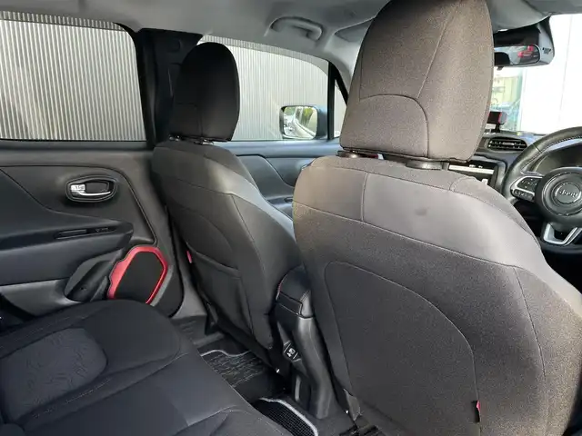 クライスラー・ジープ ジープ レネゲード マットグリーン 長野県 2018(平30)年 6万km Ｄグリーン 100台限定車/　4WD/　BSM/　クルコン/　LKA/　純正ナビ(AM/FMBT/TV/USB/AUX)/　バックカメラ/　純正17インチAW/　ルーフキャリア/　フォグランプ/　オートライト/　ドラレコ/　ルーフレール/　ETC/　プッシュスタート