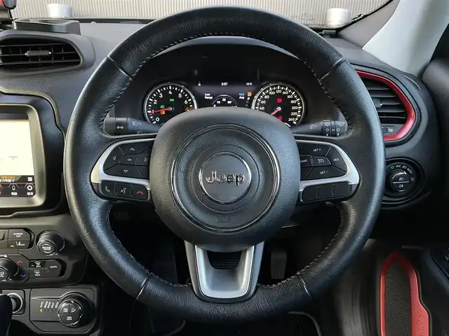 クライスラー・ジープ ジープ レネゲード マットグリーン 長野県 2018(平30)年 6万km Ｄグリーン 100台限定車/　4WD/　BSM/　クルコン/　LKA/　純正ナビ(AM/FMBT/TV/USB/AUX)/　バックカメラ/　純正17インチAW/　ルーフキャリア/　フォグランプ/　オートライト/　ドラレコ/　ルーフレール/　ETC/　プッシュスタート