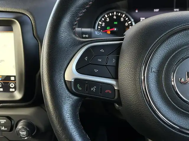 クライスラー・ジープ ジープ レネゲード マットグリーン 長野県 2018(平30)年 6万km Ｄグリーン 100台限定車/　4WD/　BSM/　クルコン/　LKA/　純正ナビ(AM/FMBT/TV/USB/AUX)/　バックカメラ/　純正17インチAW/　ルーフキャリア/　フォグランプ/　オートライト/　ドラレコ/　ルーフレール/　ETC/　プッシュスタート