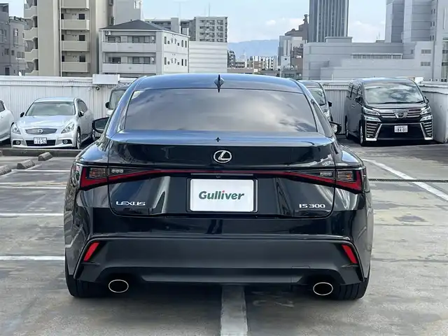 レクサス ＩＳ 300 バージョンL 広島県 2020(令2)年 5万km グラファイトブラックガラスフレーク 新車ワンオーナー/走行距離49103km（入庫時）/ムーンルーフ（メーカーオプション）/純正19インチ5本マルチスポークアルミホイール/3連フルLEDヘッドランプ/ダークローズレザーシート/運転席＆助手席/・パワーシート/・シートヒーター/・ベンチレーション/運転席ポジションメモリー/ブラック本木製革巻きコンビステアリングホイール/パドルシフト/ステアリングヒーター/純正メモリーナビ/・10.3インチタッチワイドディスプレイ/・フルセグテレビ/・バックモニター/・Blu-ray＆DVD＆CD再生可/・プレミアムサウンドシステム/ビルトインETC2.0/ドライブモードセレクト（ECO/NORMAL/SPORT）/セーフティシステムプラス/・プリクラッシュセーフティ/・レーントレーシングアシスト/・オートマチックハイビーム/・レーダークルーズコントロール/・ロードサインアシスト/・先行車発進告知機能/・ドライバー異常時対応システム/ブラインドスポットモニター/パーキングサポートブレーキ/フロアマット/スマートキー×2/カードキー/新車保証書有/取扱説明書有