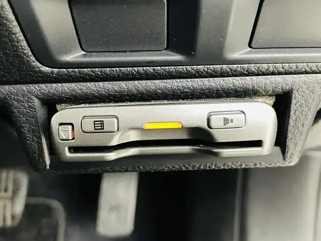 スバル レガシィ ツーリングワゴン 2．5iアイサイト 福島県 2012(平24)年 7.6万km サテンホワイトパール アイサイト/・衝突軽減ブレーキ/・レーダークルーズコントロール/・AT誤発進抑制制御/・車線逸脱、ふらつき警報/社外ナビ /・バックカメラ/・ETC/・フルセグTV /・CD/DVD/・Bluetooth/・FM/AM/・SD/・USB/前席パワーシート/HIDヘッドライト/・オートライト/・フォグランプ /・リアフォグランプ/純正アルミホイール/純正フロアマット/純正ドアバイザー /ウィンカーミラー/電格ミラー/アイドリングストップ/ヒルクライムアシスト/MTモード付AT