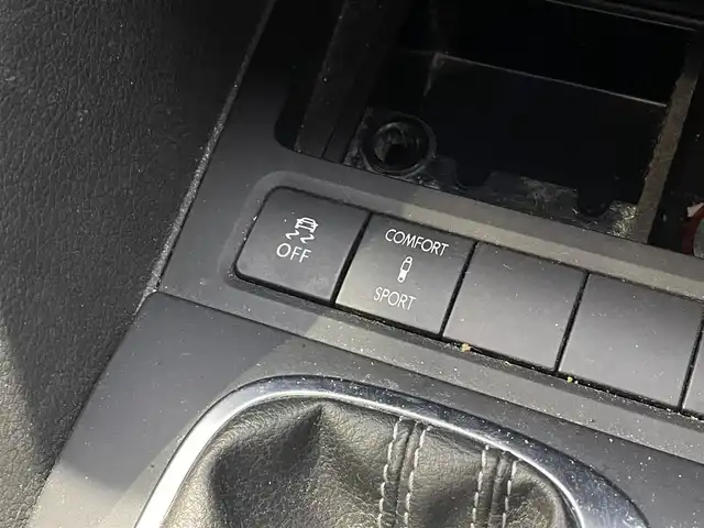 フォルクスワーゲン ゴルフ R 群馬県 2012(平24)年 8.3万km ライジングブルーメタリック 純正SDナビ/CD・DVD・SD/USB・Bluetooth・AUX/バックカメラ/ステアリングリモコン/パドルシフト/革巻付ステアリング/sport/comfortモード/GolfR用バケットシート/D/N席シートヒーター/純正アルミホイール/LEDオートライト/ETC