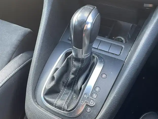 フォルクスワーゲン ゴルフ R 群馬県 2012(平24)年 8.3万km ライジングブルーメタリック 純正SDナビ/CD・DVD・SD/USB・Bluetooth・AUX/バックカメラ/ステアリングリモコン/パドルシフト/革巻付ステアリング/sport/comfortモード/GolfR用バケットシート/D/N席シートヒーター/純正アルミホイール/LEDオートライト/ETC