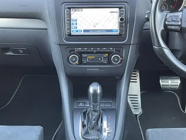 フォルクスワーゲン ゴルフ R 群馬県 2012(平24)年 8.3万km ライジングブルーメタリック 純正SDナビ/CD・DVD・SD/USB・Bluetooth・AUX/バックカメラ/ステアリングリモコン/パドルシフト/革巻付ステアリング/sport/comfortモード/GolfR用バケットシート/D/N席シートヒーター/純正アルミホイール/LEDオートライト/ETC