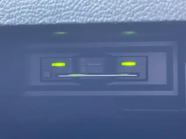 フォルクスワーゲン ゴルフ R 群馬県 2012(平24)年 8.3万km ライジングブルーメタリック 純正SDナビ/CD・DVD・SD/USB・Bluetooth・AUX/バックカメラ/ステアリングリモコン/パドルシフト/革巻付ステアリング/sport/comfortモード/GolfR用バケットシート/D/N席シートヒーター/純正アルミホイール/LEDオートライト/ETC