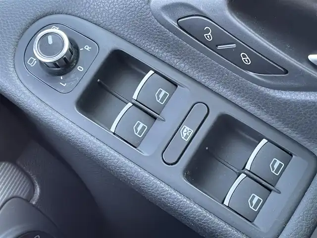 フォルクスワーゲン ゴルフ R 群馬県 2012(平24)年 8.3万km ライジングブルーメタリック 純正SDナビ/CD・DVD・SD/USB・Bluetooth・AUX/バックカメラ/ステアリングリモコン/パドルシフト/革巻付ステアリング/sport/comfortモード/GolfR用バケットシート/D/N席シートヒーター/純正アルミホイール/LEDオートライト/ETC