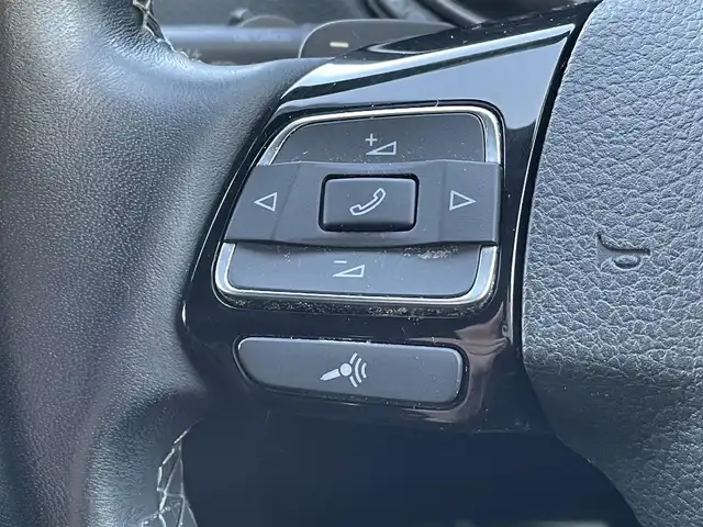 フォルクスワーゲン ゴルフ R 群馬県 2012(平24)年 8.3万km ライジングブルーメタリック 純正SDナビ/CD・DVD・SD/USB・Bluetooth・AUX/バックカメラ/ステアリングリモコン/パドルシフト/革巻付ステアリング/sport/comfortモード/GolfR用バケットシート/D/N席シートヒーター/純正アルミホイール/LEDオートライト/ETC