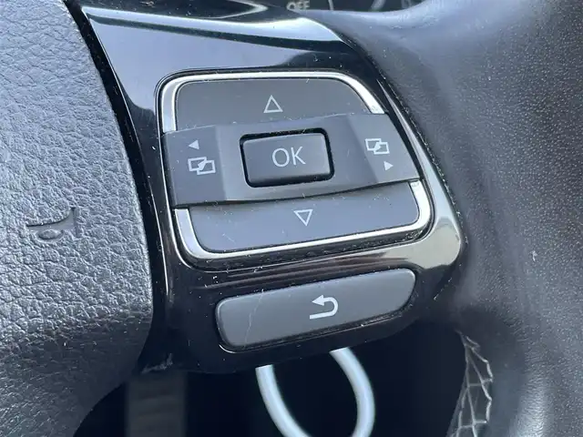 フォルクスワーゲン ゴルフ R 群馬県 2012(平24)年 8.3万km ライジングブルーメタリック 純正SDナビ/CD・DVD・SD/USB・Bluetooth・AUX/バックカメラ/ステアリングリモコン/パドルシフト/革巻付ステアリング/sport/comfortモード/GolfR用バケットシート/D/N席シートヒーター/純正アルミホイール/LEDオートライト/ETC