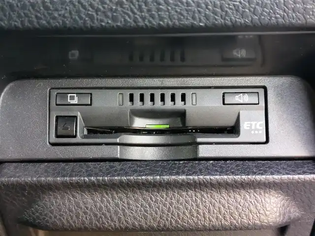 トヨタ ヴォクシー ハイブリッド ZS 煌Ⅱ 東京都 2020(令2)年 5.2万km ホワイトパールクリスタルシャイン セーフティセンス/・プリクラッシュセーフティ/・レーンキープアシスト/・オートハイビーム/・クリアランスソナー/Kenwood9インチナビ/バックカメラ/CD/DVD/BT/AM/FM/TV/両側パワースライドドア/LEDヘッドライト/フォグ/シートヒーター/USBポート/ビルトインETC