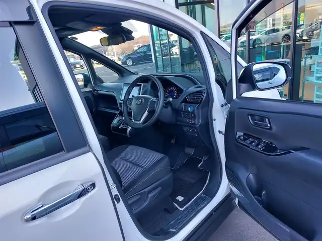 トヨタ ヴォクシー ハイブリッド ZS 煌Ⅱ 東京都 2020(令2)年 5.2万km ホワイトパールクリスタルシャイン セーフティセンス/・プリクラッシュセーフティ/・レーンキープアシスト/・オートハイビーム/・クリアランスソナー/Kenwood9インチナビ/バックカメラ/CD/DVD/BT/AM/FM/TV/両側パワースライドドア/LEDヘッドライト/フォグ/シートヒーター/USBポート/ビルトインETC