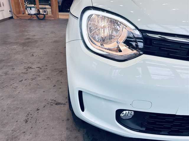 ルノー トゥインゴ S 大阪府 2020(令2)年 3万km 緑 純正ディスプレイオーディオ/applecarplay/バックカメラ/AUX/USB/Bluetooth/15インチホイール/レーンアシスト/オートライト/リモコンキー/クリアランスソナー/クルーズコントロール/アイドリングストップ