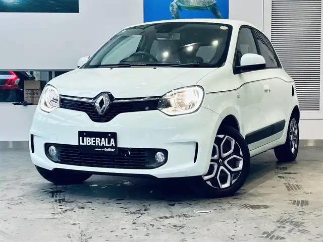 ルノー トゥインゴ S 大阪府 2020(令2)年 3万km 緑 純正ディスプレイオーディオ/applecarplay/バックカメラ/AUX/USB/Bluetooth/15インチホイール/レーンアシスト/オートライト/リモコンキー/クリアランスソナー/クルーズコントロール/アイドリングストップ