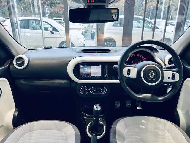 ルノー トゥインゴ S 大阪府 2020(令2)年 3万km 緑 純正ディスプレイオーディオ/applecarplay/バックカメラ/AUX/USB/Bluetooth/15インチホイール/レーンアシスト/オートライト/リモコンキー/クリアランスソナー/クルーズコントロール/アイドリングストップ