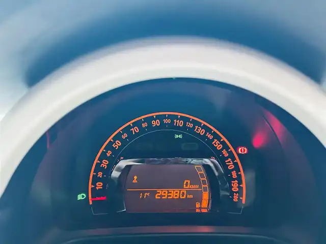 ルノー トゥインゴ S 大阪府 2020(令2)年 3万km 緑 純正ディスプレイオーディオ/applecarplay/バックカメラ/AUX/USB/Bluetooth/15インチホイール/レーンアシスト/オートライト/リモコンキー/クリアランスソナー/クルーズコントロール/アイドリングストップ