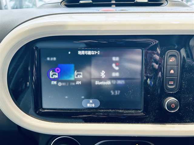 ルノー トゥインゴ S 大阪府 2020(令2)年 3万km 緑 純正ディスプレイオーディオ/applecarplay/バックカメラ/AUX/USB/Bluetooth/15インチホイール/レーンアシスト/オートライト/リモコンキー/クリアランスソナー/クルーズコントロール/アイドリングストップ