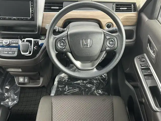 ホンダ フリード ハイブリット G ホンダセンシング 埼玉県 2020(令2)年 0.7万km プラチナホワイトパール 純正ナビ　Ｂｌｕｅｔｏｏｔｈ　バックカメラ　前後ドライブレコーダー　クルーズコントロール　レーンキープアシスト　両側パワースライドドア　シートヒーター　ステアリングスイッチ　ＥＴＣ　オートライト