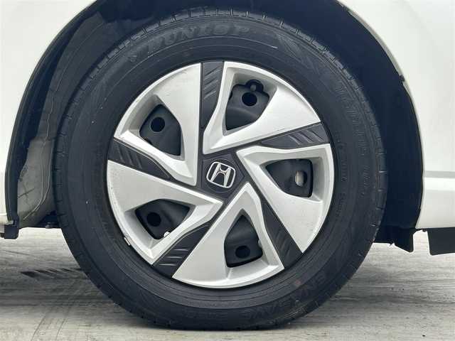ホンダ フリード ハイブリット G ホンダセンシング 埼玉県 2020(令2)年 0.7万km プラチナホワイトパール 純正ナビ　Ｂｌｕｅｔｏｏｔｈ　バックカメラ　前後ドライブレコーダー　クルーズコントロール　レーンキープアシスト　両側パワースライドドア　シートヒーター　ステアリングスイッチ　ＥＴＣ　オートライト