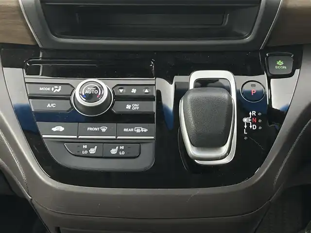 ホンダ フリード ハイブリット G ホンダセンシング 埼玉県 2020(令2)年 0.7万km プラチナホワイトパール 純正ナビ　Ｂｌｕｅｔｏｏｔｈ　バックカメラ　前後ドライブレコーダー　クルーズコントロール　レーンキープアシスト　両側パワースライドドア　シートヒーター　ステアリングスイッチ　ＥＴＣ　オートライト