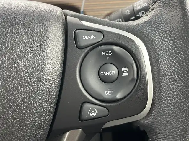 ホンダ フリード ハイブリット クロスター ホンダセンシング 埼玉県 2020(令2)年 3.8万km プレミアムクリスタルレッドM ￥純正9インチナビ・LEDライト・フリップダウンモニター・ETC・エンジンスターター・レーダークルーズコントロール・追従走行機能・HDMI・USB・AAC・スタッドレスタイヤ・3列シート・ドライブレコーダー・衝突被害支援システム・両側パワースライドドア・フルセグテレビ・バックカメラ・/プッシュスタート