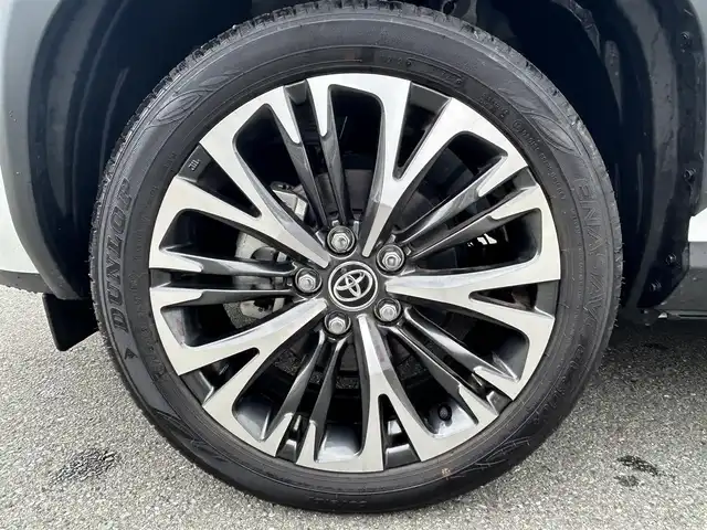 トヨタ ヤリスクロス Z 福岡県 2024(令6)年 0.4万km プラチナホワイトパールマイカ レーダークルーズコントロール/レーンキープアシスト/ブラインドスポットモニター/純正メモリナビ/Bluetooth/フルセグTV/バックカメラ/全方位カメラ/LEDヘッドライト/オートハイビーム/前後コーナーセンサー/ドライブレコーダー/純正18インチアルミホイール/取扱説明書/保証書/スペアキー×1