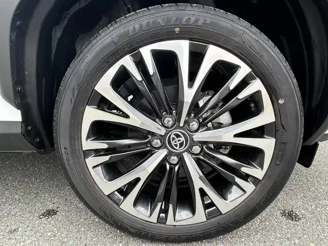 トヨタ ヤリスクロス Z 福岡県 2024(令6)年 0.4万km プラチナホワイトパールマイカ レーダークルーズコントロール/レーンキープアシスト/ブラインドスポットモニター/純正メモリナビ/Bluetooth/フルセグTV/バックカメラ/全方位カメラ/LEDヘッドライト/オートハイビーム/前後コーナーセンサー/ドライブレコーダー/純正18インチアルミホイール/取扱説明書/保証書/スペアキー×1