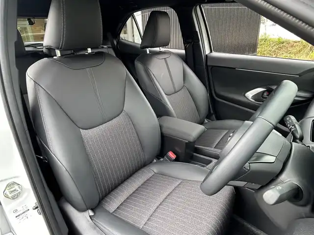 トヨタ ヤリスクロス Z 福岡県 2024(令6)年 0.4万km プラチナホワイトパールマイカ レーダークルーズコントロール/レーンキープアシスト/ブラインドスポットモニター/純正メモリナビ/Bluetooth/フルセグTV/バックカメラ/全方位カメラ/LEDヘッドライト/オートハイビーム/前後コーナーセンサー/ドライブレコーダー/純正18インチアルミホイール/取扱説明書/保証書/スペアキー×1