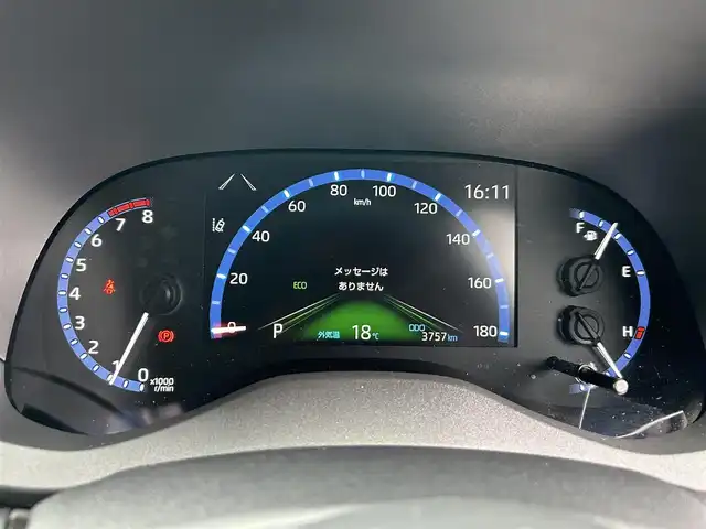 トヨタ ヤリスクロス Z 福岡県 2024(令6)年 0.4万km プラチナホワイトパールマイカ レーダークルーズコントロール/レーンキープアシスト/ブラインドスポットモニター/純正メモリナビ/Bluetooth/フルセグTV/バックカメラ/全方位カメラ/LEDヘッドライト/オートハイビーム/前後コーナーセンサー/ドライブレコーダー/純正18インチアルミホイール/取扱説明書/保証書/スペアキー×1