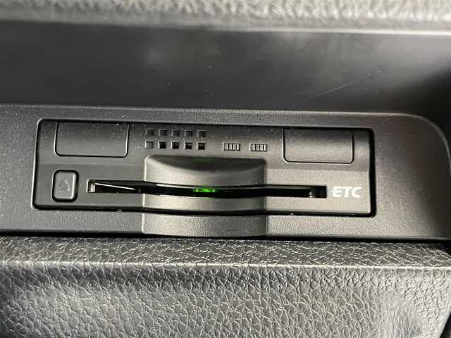 トヨタ ノア X 沖縄県 2014(平26)年 7.8万km ボルドーマイカメタリック (株)IDOMが運営する【じしゃロンコザ店】の自社ローン専用車両になりますこちらは現金またはオートローンご利用時の価格です。自社ローンご希望の方は別途その旨お申付け下さい/本土仕入れ　/純正ナビ　/フルセグＴＶ　/Ｂｌｕｅｔｏｏｔｈ接続　/ＥＴＣ　/両側パワースライドドア　/アイドリングストップ　/オートライト　/純正フロアマット　/モデリスタアルミホイール