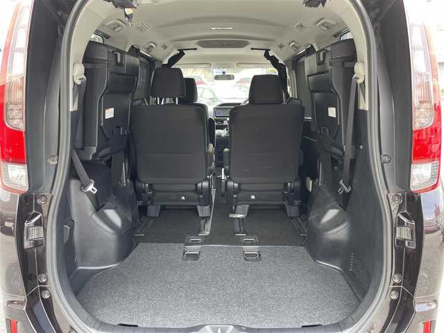 トヨタ ノア X 沖縄県 2014(平26)年 7.8万km ボルドーマイカメタリック (株)IDOMが運営する【じしゃロンコザ店】の自社ローン専用車両になりますこちらは現金またはオートローンご利用時の価格です。自社ローンご希望の方は別途その旨お申付け下さい/本土仕入れ　/純正ナビ　/フルセグＴＶ　/Ｂｌｕｅｔｏｏｔｈ接続　/ＥＴＣ　/両側パワースライドドア　/アイドリングストップ　/オートライト　/純正フロアマット　/モデリスタアルミホイール