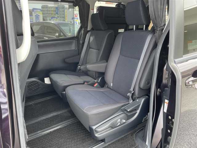 トヨタ ノア X 沖縄県 2014(平26)年 7.8万km ボルドーマイカメタリック (株)IDOMが運営する【じしゃロンコザ店】の自社ローン専用車両になりますこちらは現金またはオートローンご利用時の価格です。自社ローンご希望の方は別途その旨お申付け下さい/本土仕入れ　/純正ナビ　/フルセグＴＶ　/Ｂｌｕｅｔｏｏｔｈ接続　/ＥＴＣ　/両側パワースライドドア　/アイドリングストップ　/オートライト　/純正フロアマット　/モデリスタアルミホイール