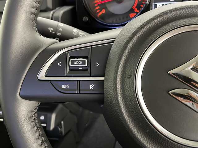 スズキ ジムニー シエラ JC 長野県 2024(令6)年 0.5万km ブルーイッシュブラックパール3 4WD/社外メモリナビ&フルセグTV&CD&DVD&BT/クルーズコントロール/車線逸脱警報/衝突軽減ブレーキ/後方コーナーセンサー/アイドリングストップ/前席シートヒーター/ステアリングスイッチ/ビルトインETC/LEDヘッドライト/オートライト/オートマチックハイビーム/フロントフォグランプ/電動格納ミラー/ウィンカーミラー/ドアミラーヒーター/純正15インチAW装着/社外フロアマット/社外ルーフキャリア/背面タイヤ/プッシュスタート/スマートキー