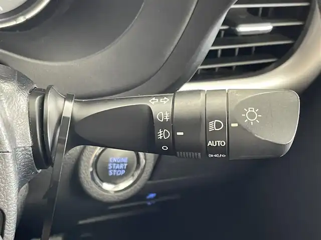 トヨタ ハイラックス Z 埼玉県 2021(令3)年 4.7万km アティチュードブラックマイカ 純正ナビ　バックカメラ　プリクラッシュセーフティシステム　レーダークルーズコントロール　オートライト　純正アルミホイール　コーナーセンサー　スマートキー　ＬＥＤヘッドライト　地デジフルセグ