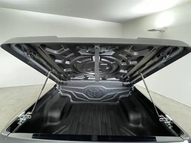 トヨタ ハイラックス Z 埼玉県 2021(令3)年 4.7万km アティチュードブラックマイカ 純正ナビ　バックカメラ　プリクラッシュセーフティシステム　レーダークルーズコントロール　オートライト　純正アルミホイール　コーナーセンサー　スマートキー　ＬＥＤヘッドライト　地デジフルセグ