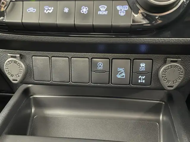 トヨタ ハイラックス Z 埼玉県 2021(令3)年 4.7万km アティチュードブラックマイカ 純正ナビ　バックカメラ　プリクラッシュセーフティシステム　レーダークルーズコントロール　オートライト　純正アルミホイール　コーナーセンサー　スマートキー　ＬＥＤヘッドライト　地デジフルセグ